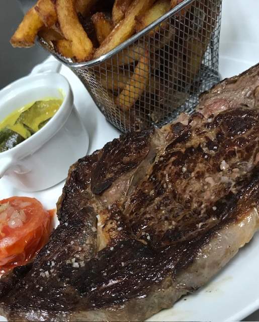 Nous proposons une variété de grillades. 