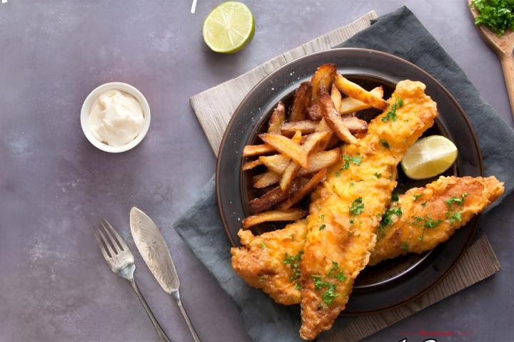 Nous vous faisons découvrir la délicieuse spécialité anglaise  : le fish and chips.
